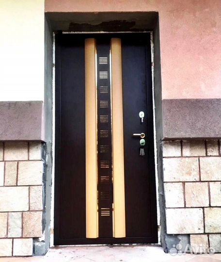 Входная металическая дверь от производителя