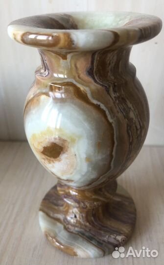 Вазы из оникса