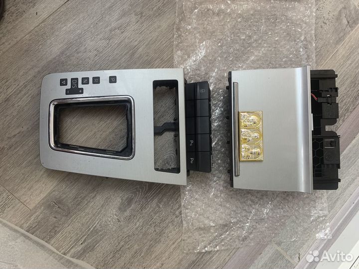 Накладка кулисы с пепельницей и блоком кнопок