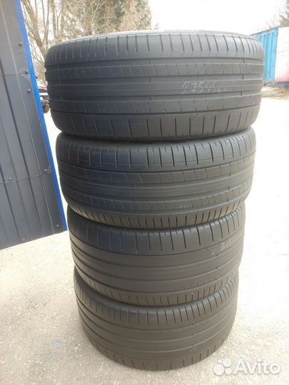 Pirelli P Zero PZ4 275/45 R21 и 315/40 R21 107Y