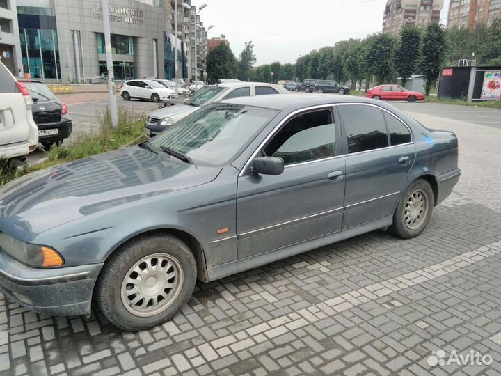 Бмв е39 523 в разбор