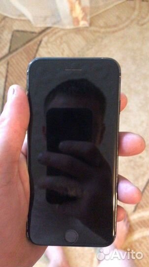 Телефон iPhone 7