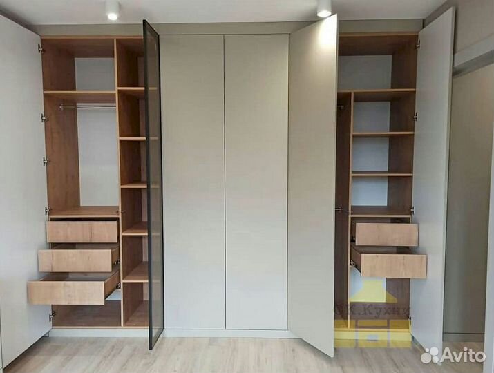 Шкаф в детскую