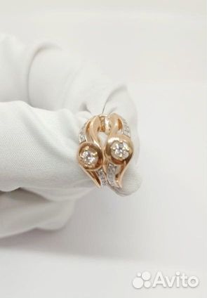 Золотые серьги с камнем