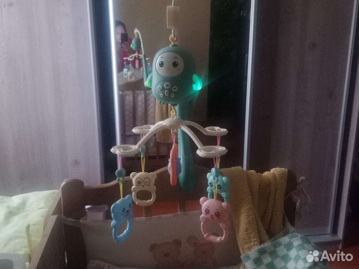 Мобиль на кроватку+ погремушки
