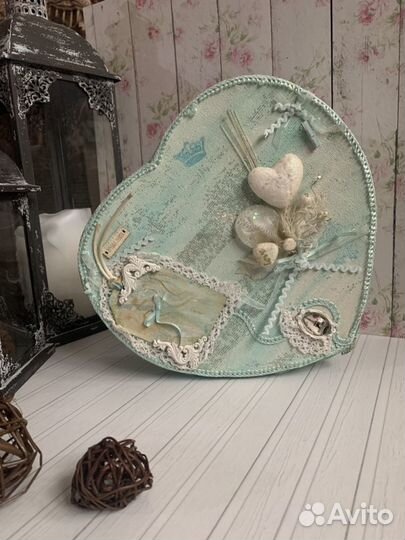 Подарочная коробка