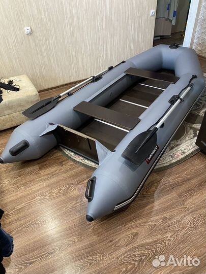 Лодка Хантер 320Л