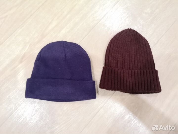 Две демисезонные шапочки Befree 54-56 см