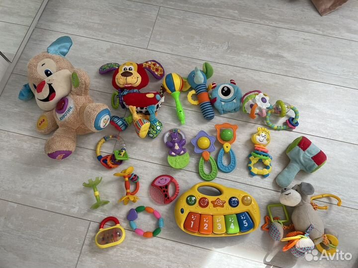 Игрушки для малыша пакетом