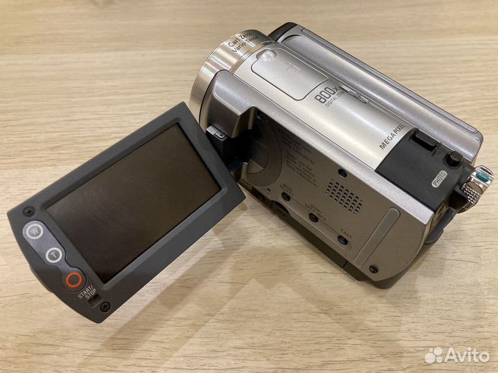 Видеокамера Sony Handycam HDD 30 GB