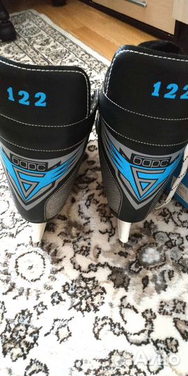 Коньки хоккейные