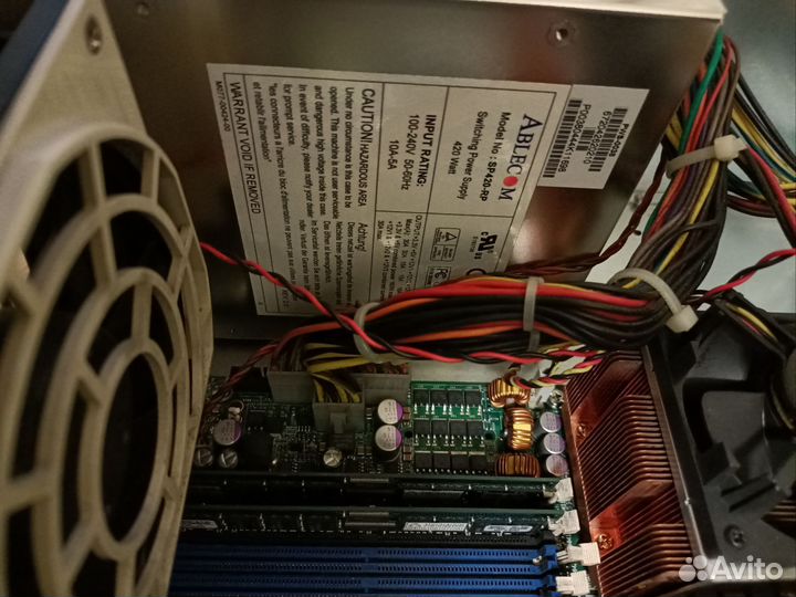 Корпус для сервера, сервер