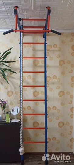 Шведская стенка в распор