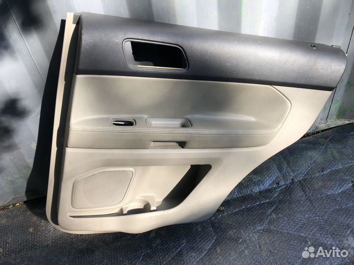 Обшивка двери задней правой Ford Explorer V 10-15