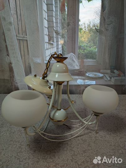 Люстра потолочная белая