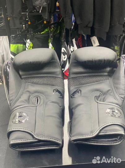 Боксерские перчатки Venum Black