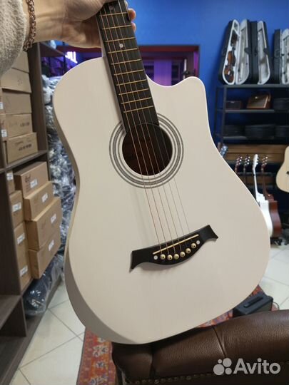 Гитара белая абсолютно новая