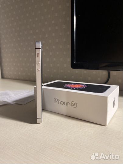 iPhone SE, 32 ГБ