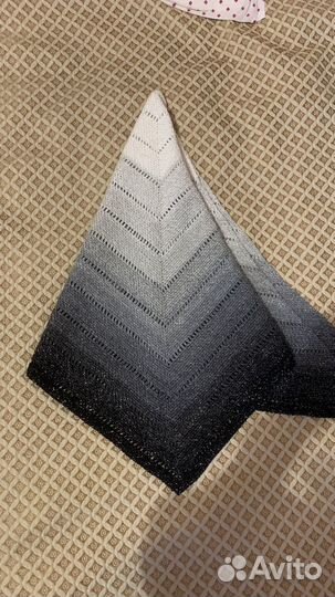 Вязаный платок бактус