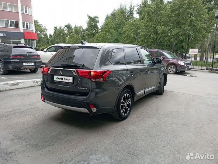 Mitsubishi Outlander 2.0 CVT, 2018, 166 600 км