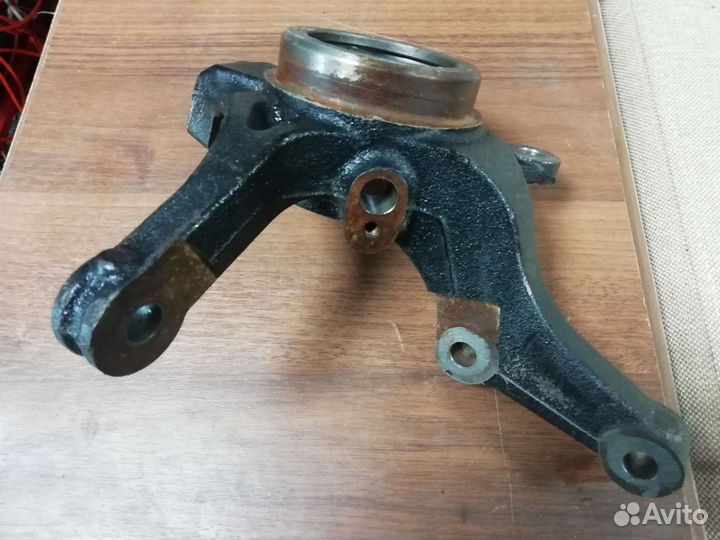 Кулак поворотный