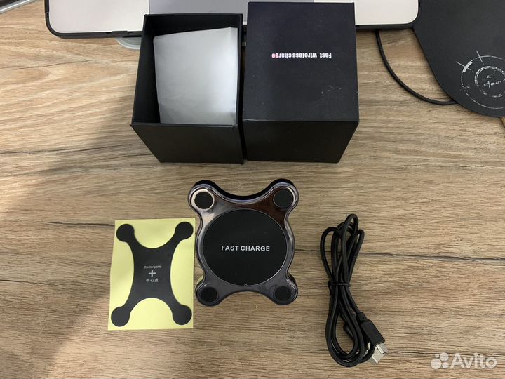 Магнитный держатель телефона с беспроводной зарядк