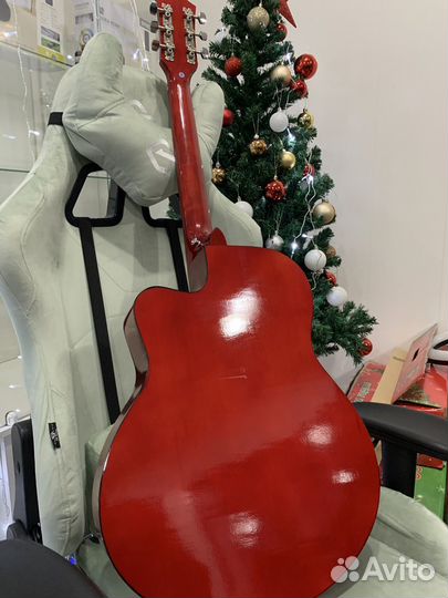 Акустическая гитара