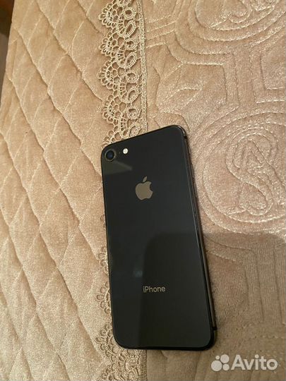 iPhone 8, 64 ГБ