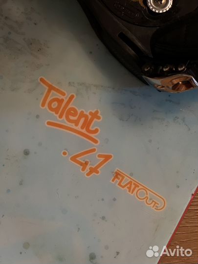 Сноуборд с креплениями 147