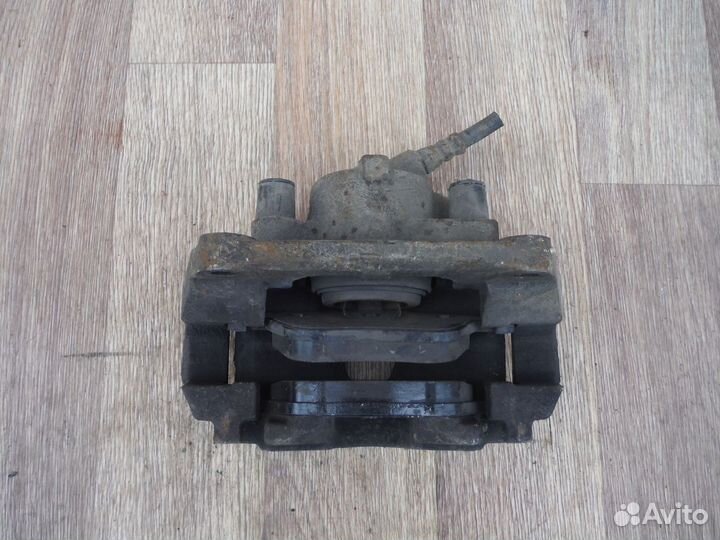 Суппорт передний правый renault Megane 2 2005