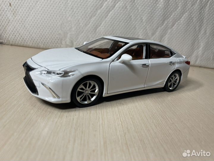 Модель игрушка Lexus ES300