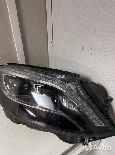 Фара правая Mercedes benz w222