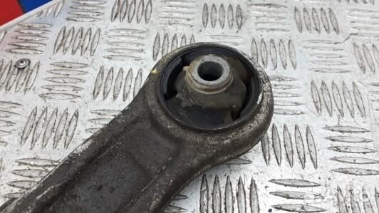 Рычаг передний нижний правый hyundai I40 (4NT10LM0