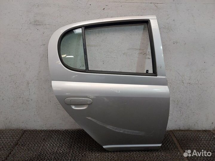Стекло боковой двери Toyota Yaris, 2002