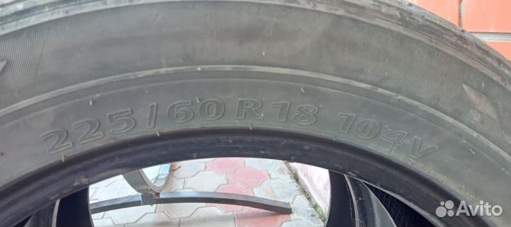 Kumho Crugen Premium KL33 225/60 R18 104