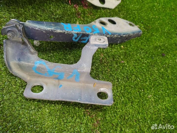 Петли капота Volvo V50