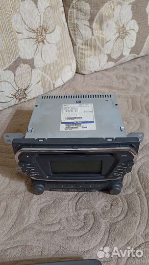 Продам штатную магнитолу Киа Рио 3