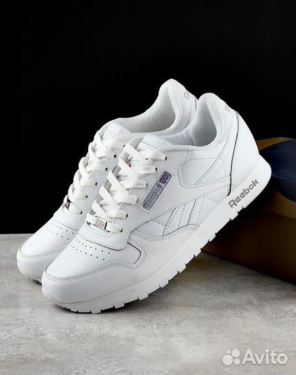 Кроссовки весенние мужские белые