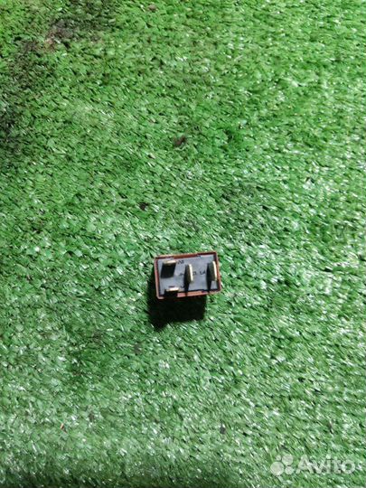 Реле Renault Logan