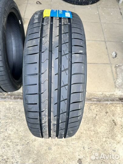 Habilead HF330 215/55 R17