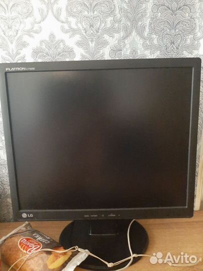 Монитор LG flatron l1742se