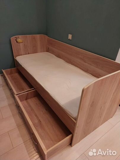 Детская кровать с матрасом и чехлом