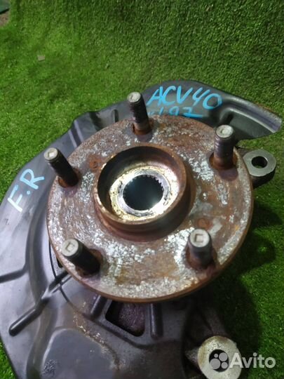 Кулак поворотный передний правый Toyota Camry