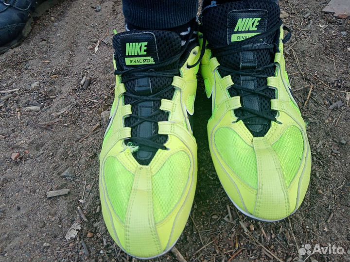 Футбольные бутсы nake