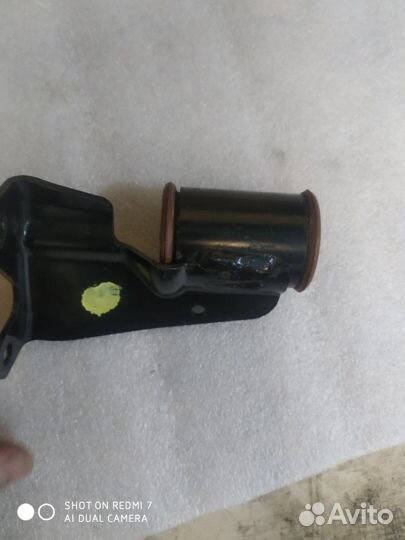 Кранштейн глушителя Jeep Grand Cherokee wj