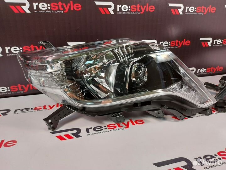 Фары Toyota Land Cruiser Prado 150 13-17г