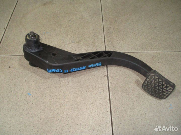 Педаль сцепления Opel Astra H 2004-2014