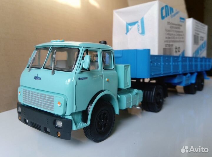 Маз 5428 бирюзовый + полуприцеп маз 5205А