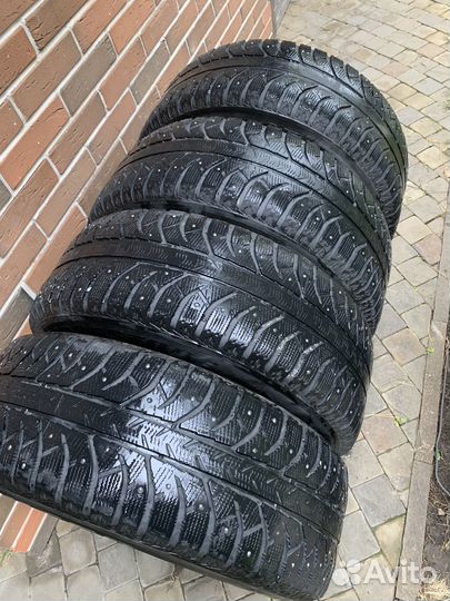 Bridgestone Ice Cruiser 7000 265/65 R17 116T