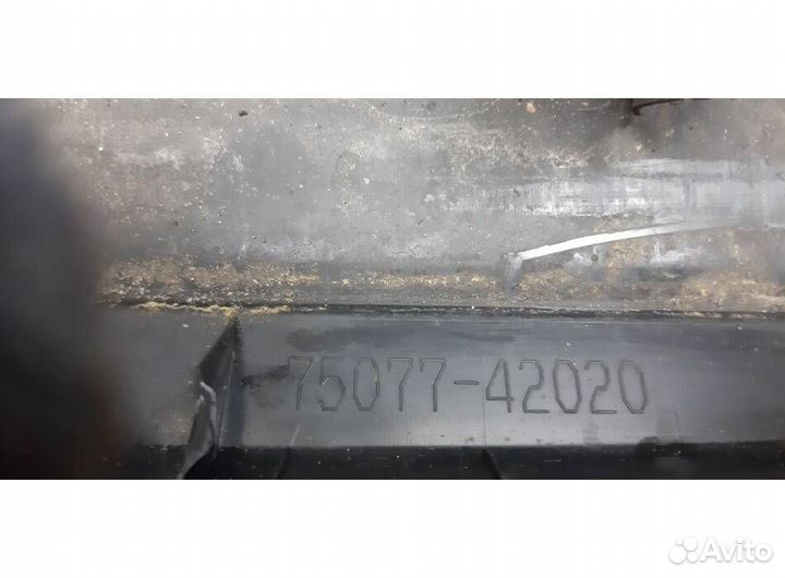 Накладка задней правой двери Toyota RAV 4